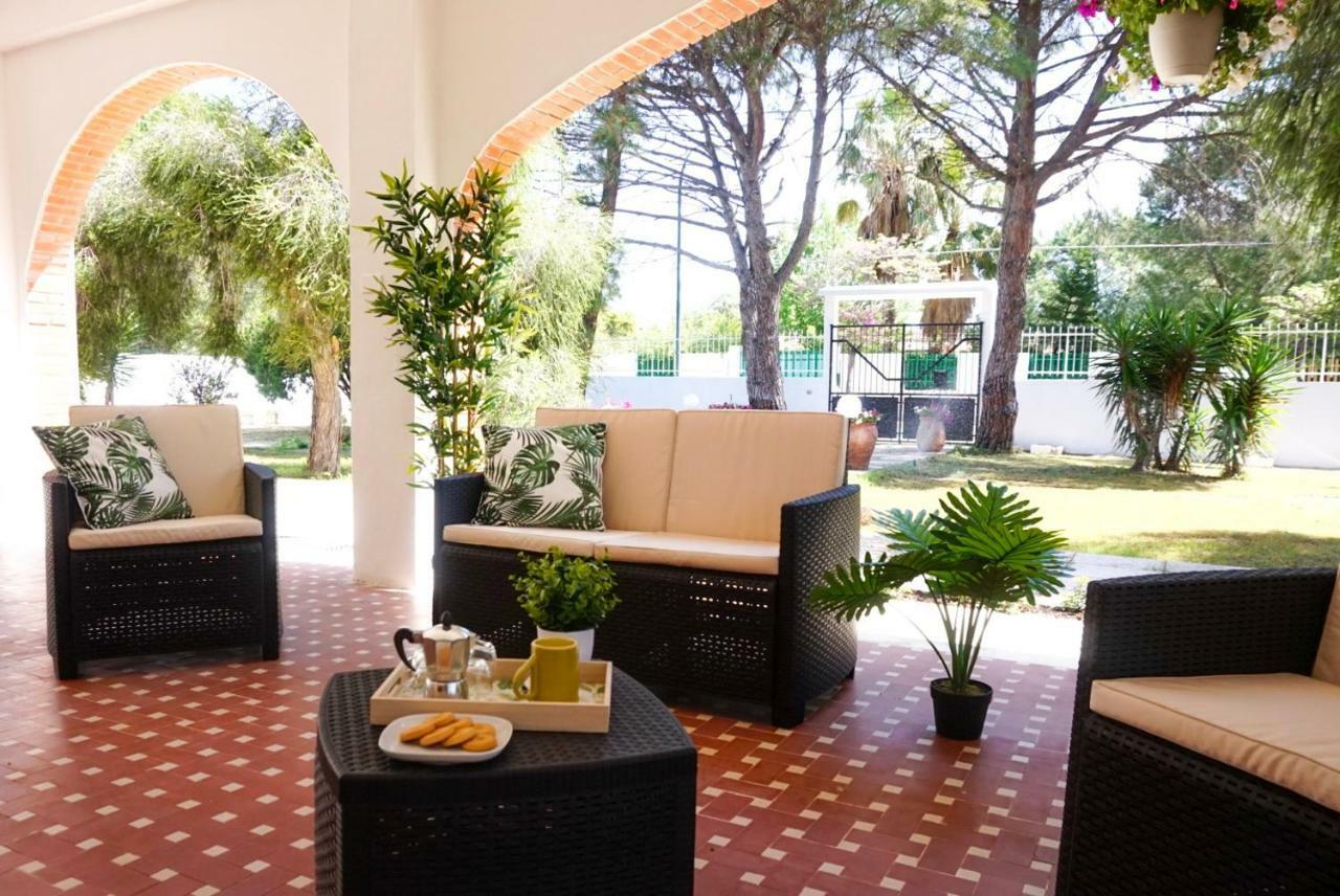 Villa Aurelia -Seafront Apartment With Patio Flumini di Quartu Bagian luar foto