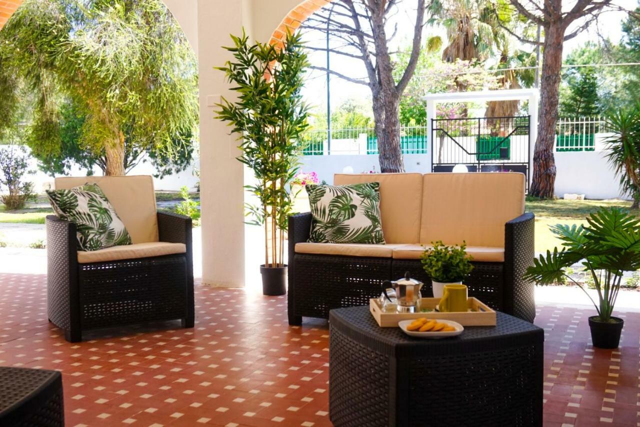 Villa Aurelia -Seafront Apartment With Patio Flumini di Quartu Bagian luar foto