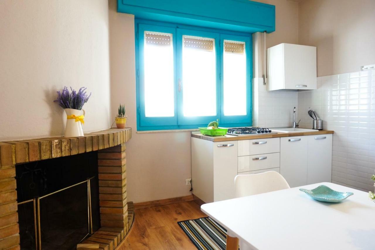 Villa Aurelia -Seafront Apartment With Patio Flumini di Quartu Bagian luar foto